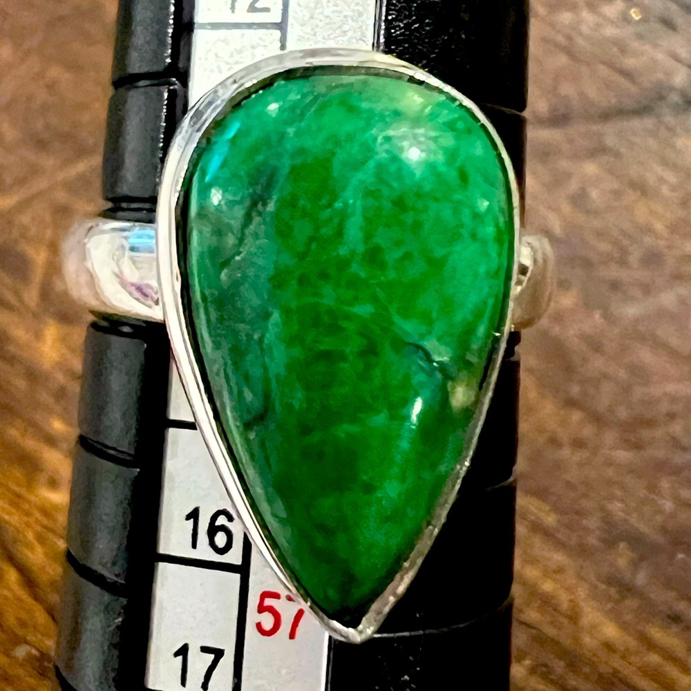 Size 7 925 sterling silver malachite ring